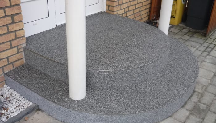 flächendeckender Beton Cire Boden im Badezimmer - Referenzprojekt von Bartko Bauelemente in Ratingen